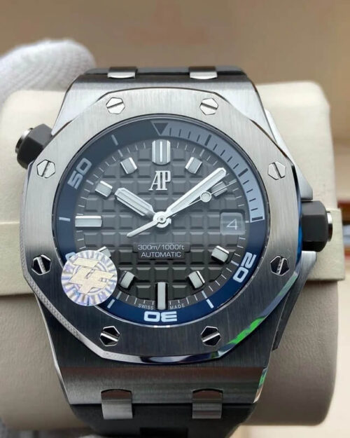 Replica Audemars Piguet Royal Oak Offshore 15720ST.OO.A009CA.01 ZF Factory Gray Rubber Strap Watch