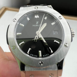 Replica Hublot Classic Fusion 581.NX.1171.RX 33MM Quartz HB Factory Rubber Strap Black Dial Watch